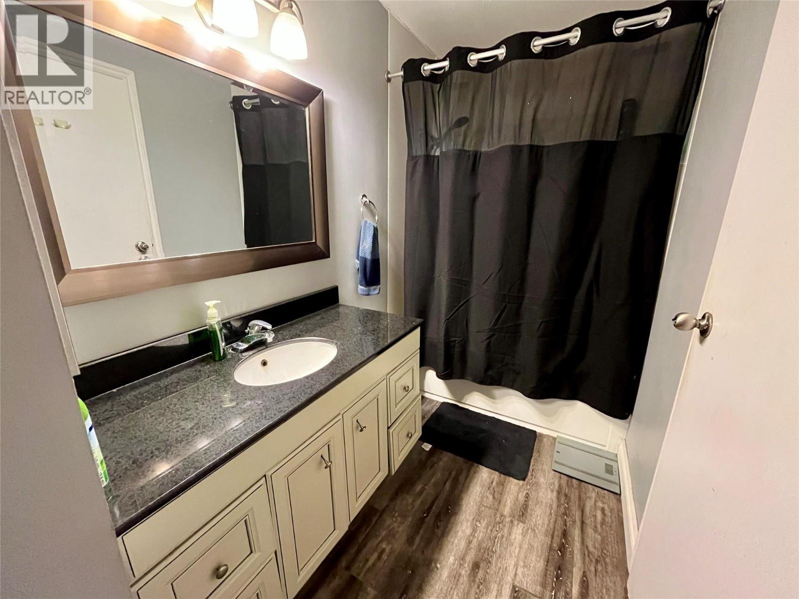 128 Peace River Crescent, Tumbler Ridge, BC - Indoor Photo Showing Bathroom