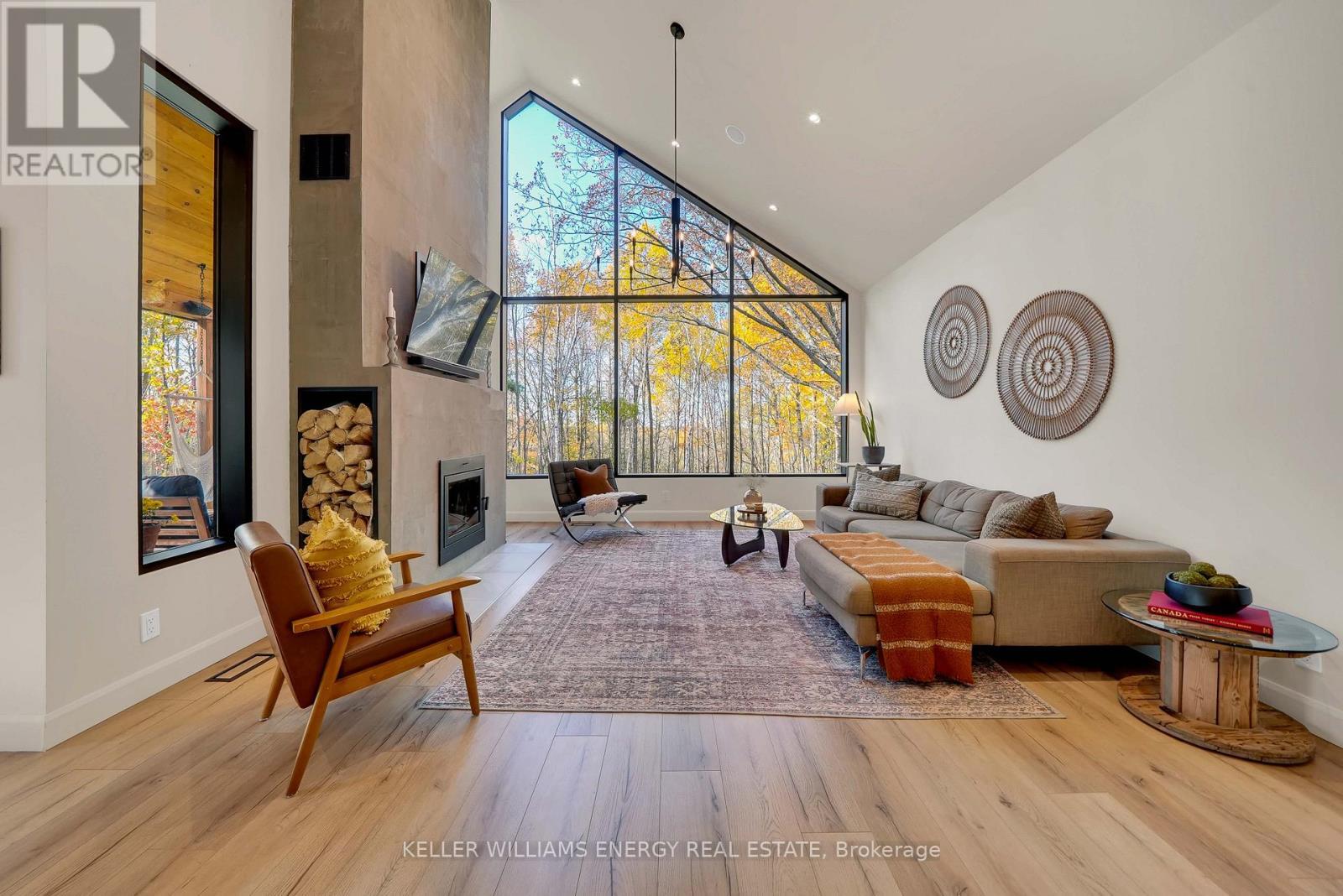 17 New Pierce Drive, Stirling-Rawdon (Rawdon Ward), ON - Indoor With Fireplace