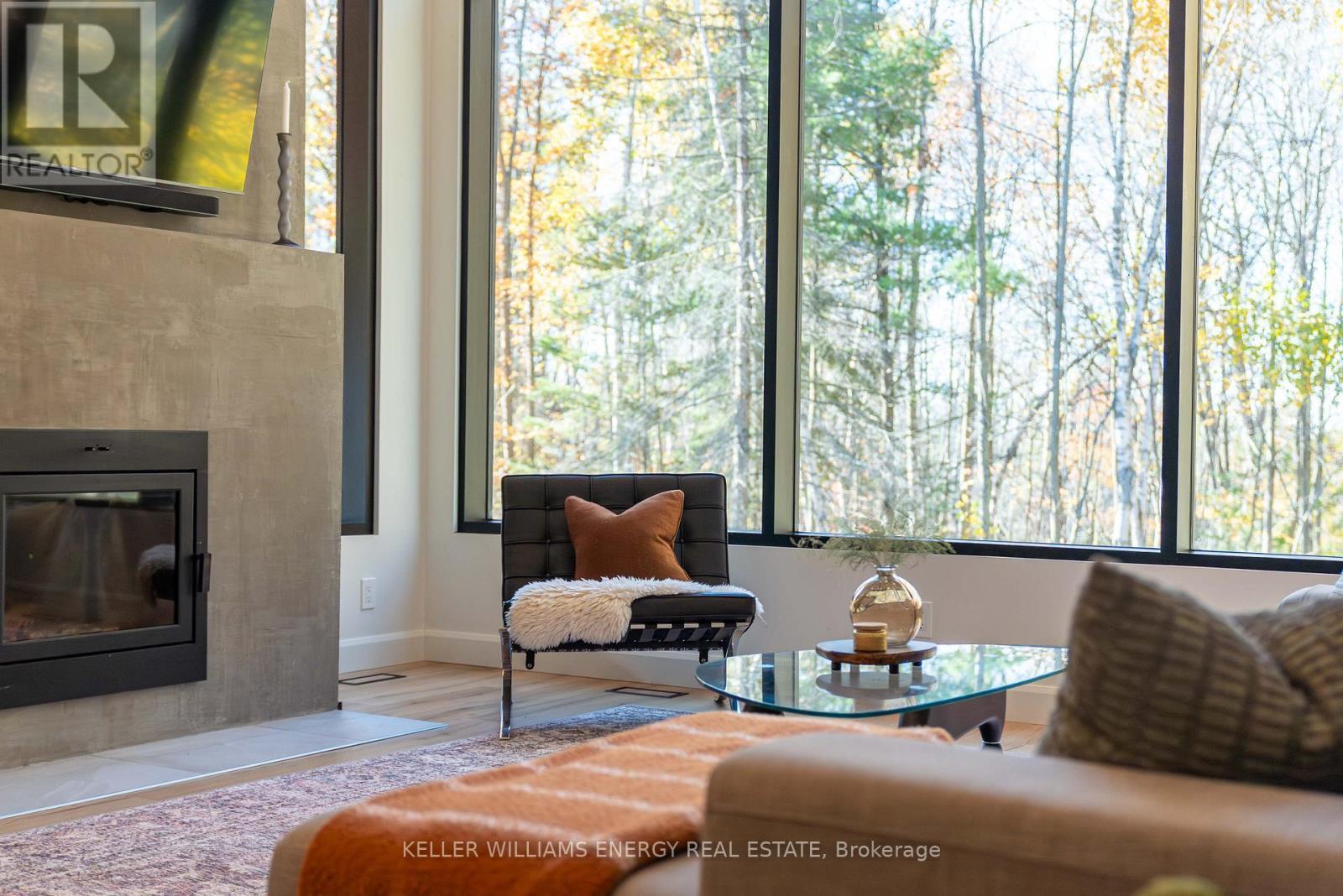 17 New Pierce Drive, Stirling-Rawdon (Rawdon Ward), ON - Indoor Photo Showing Living Room With Fireplace