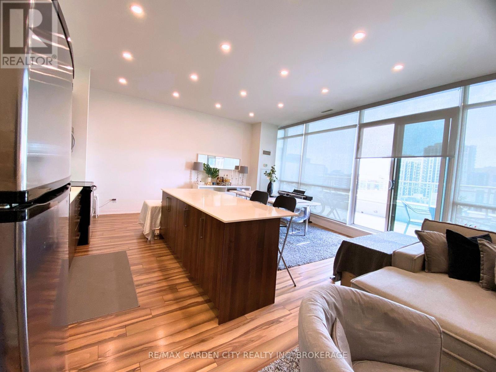 1402/Ph2 - 5101 Dundas Street W, Toronto (Islington-City Centre West), ON - Indoor Photo Showing Other Room