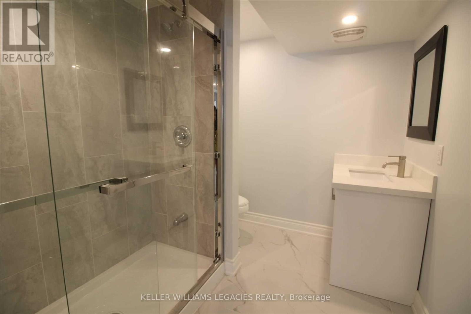 Bathroom - Bsmt - 30 Richgrove Drive, Brampton, ON - Indoor Photo Showing Bathroom