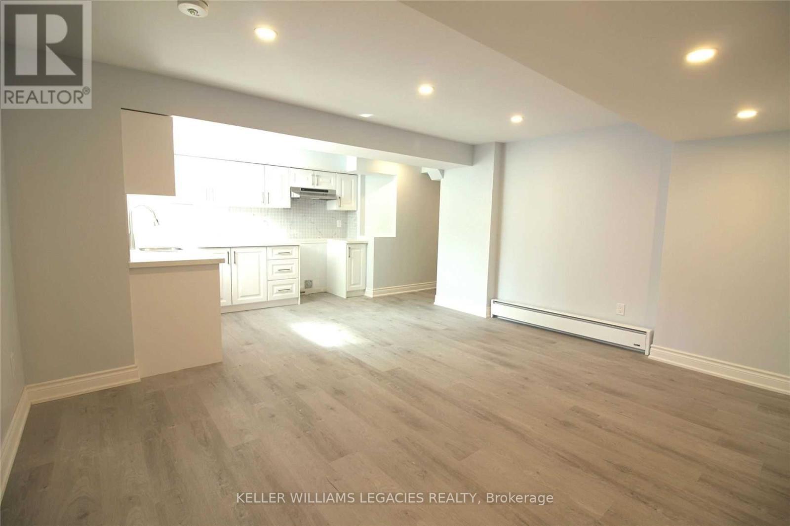 Bsmt - 30 Richgrove Drive, Brampton, ON - Indoor Photo Showing Kitchen