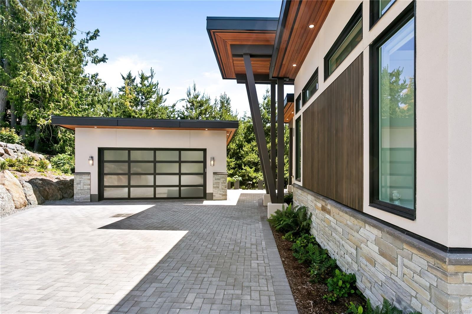 7510 Ocean Park Pl, Sooke, BC