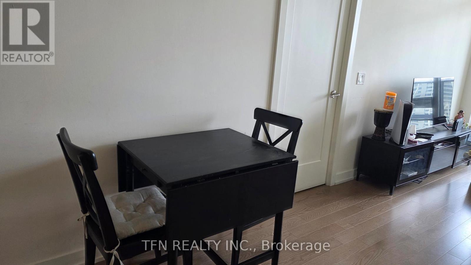 2312 - 330 Richmond Street W, Toronto, ON - Indoor