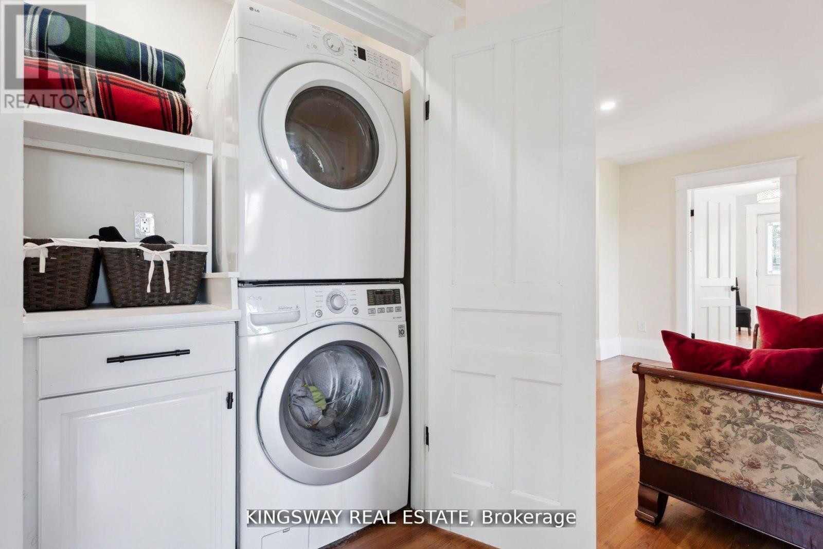 2612 10Th Line, Innisfil, ON - Indoor Photo Showing Laundry Room