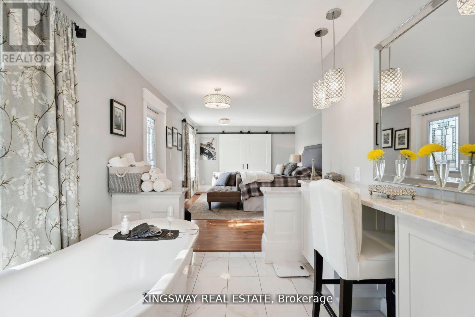 2612 10Th Line, Innisfil, ON - Indoor Photo Showing Other Room