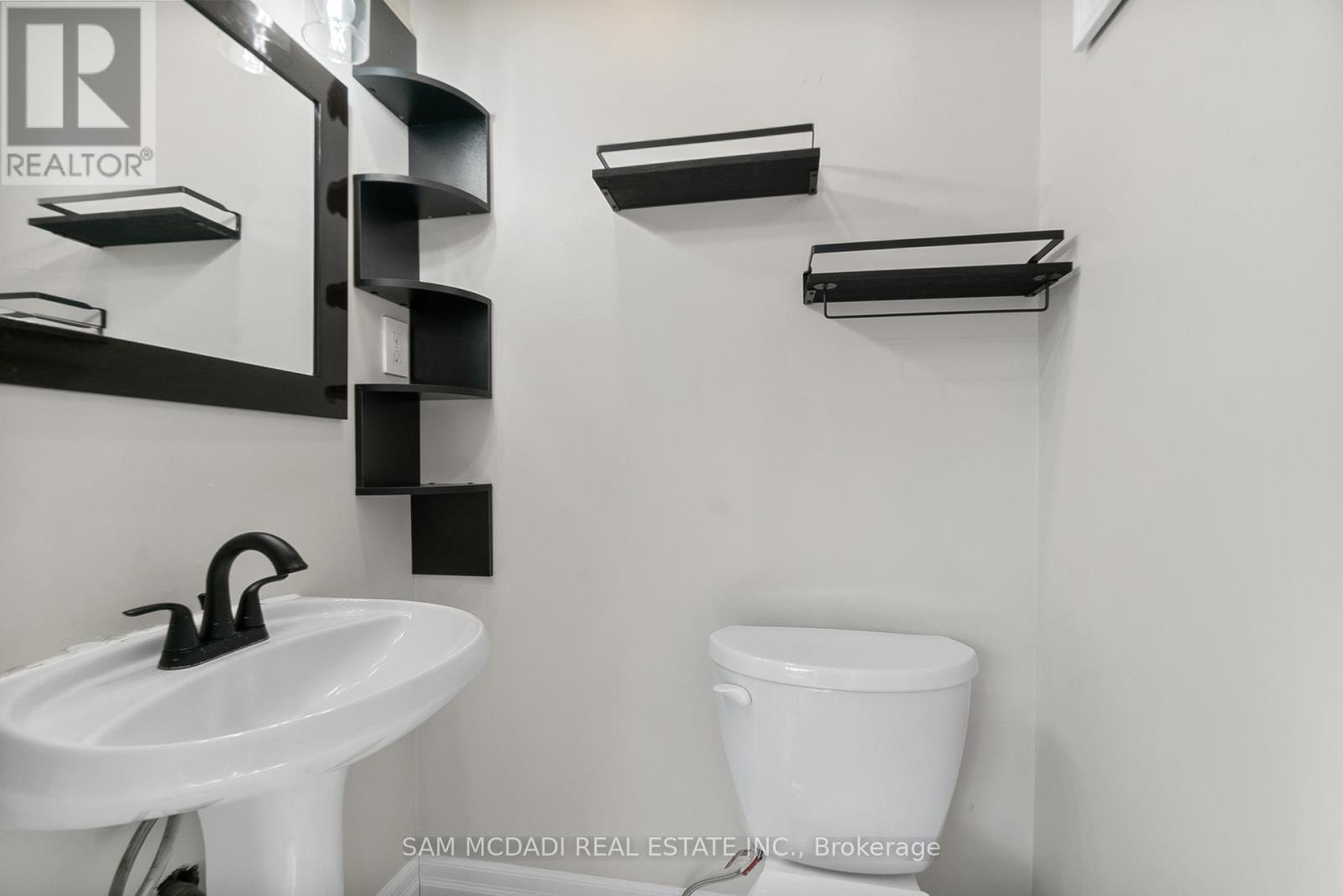 1805 River Road W, Wasaga Beach, ON - Indoor Photo Showing Bathroom