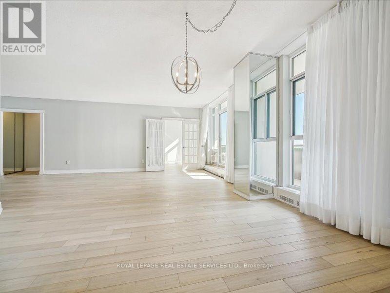 708 - 5250 Lakeshore Road, Burlington, ON - Indoor Photo Showing Other Room