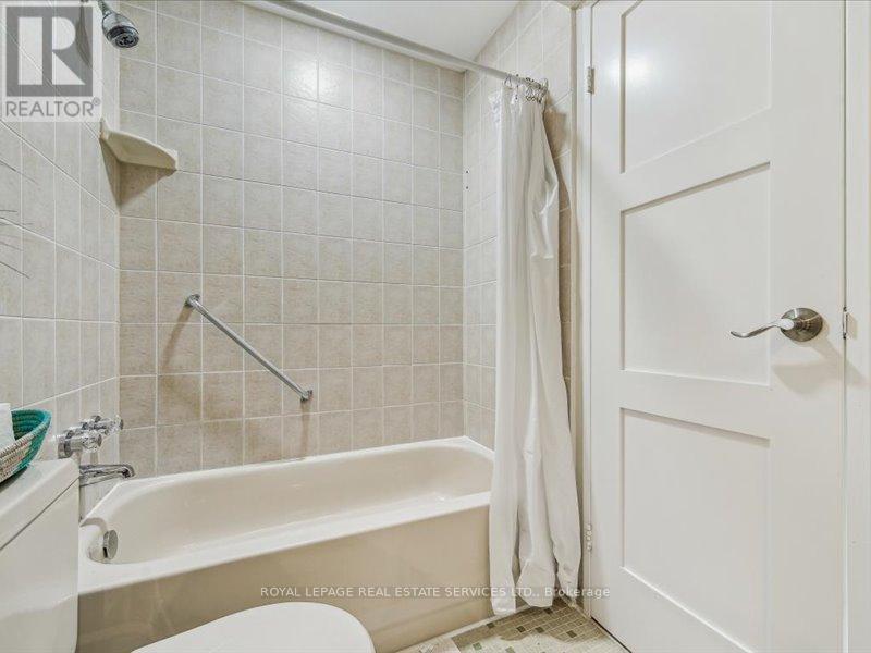 708 - 5250 Lakeshore Road, Burlington, ON - Indoor Photo Showing Bathroom