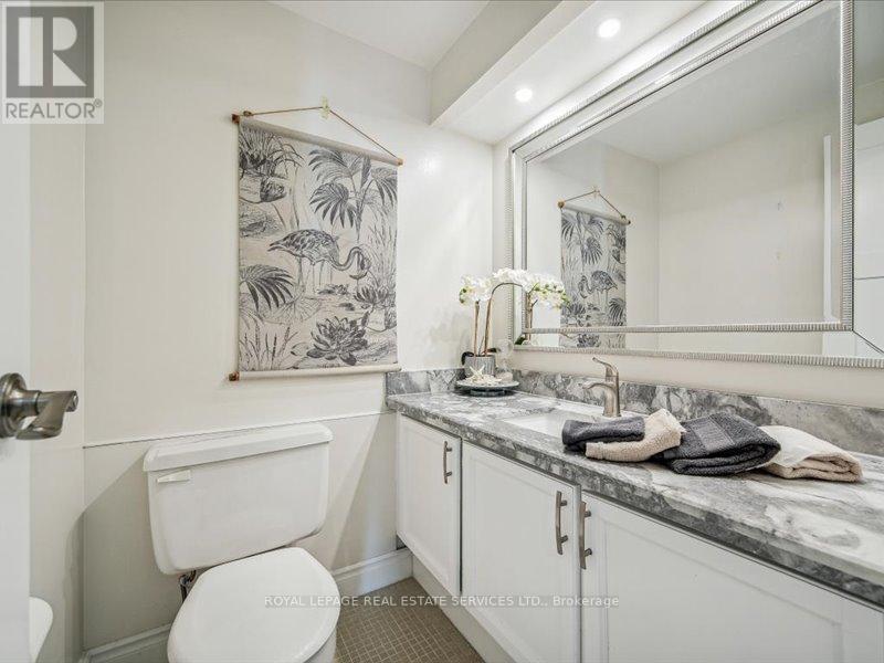 708 - 5250 Lakeshore Road, Burlington, ON - Indoor Photo Showing Bathroom