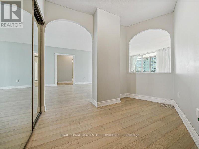 708 - 5250 Lakeshore Road, Burlington, ON - Indoor Photo Showing Other Room