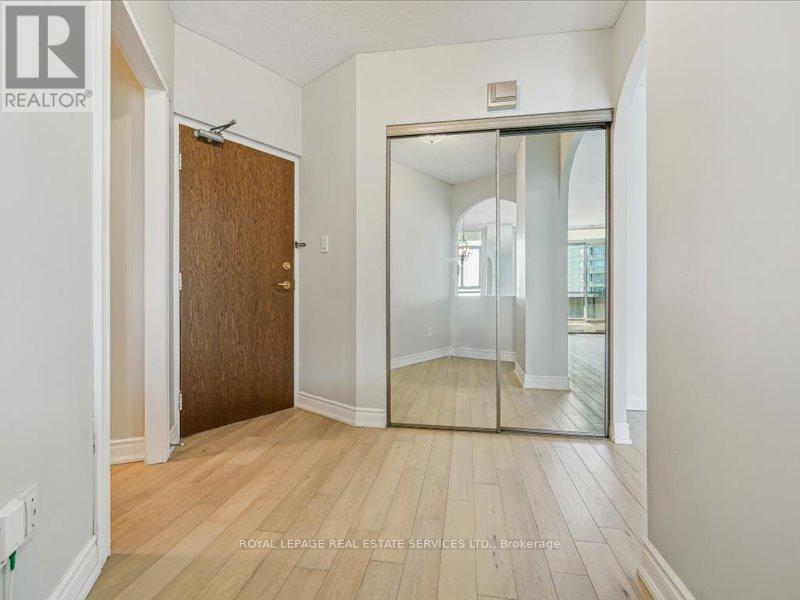 708 - 5250 Lakeshore Road, Burlington, ON - Indoor Photo Showing Other Room