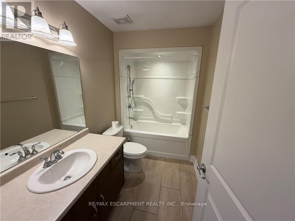 5 Jaczenko Terrace, Hamilton, ON - Indoor Photo Showing Bathroom