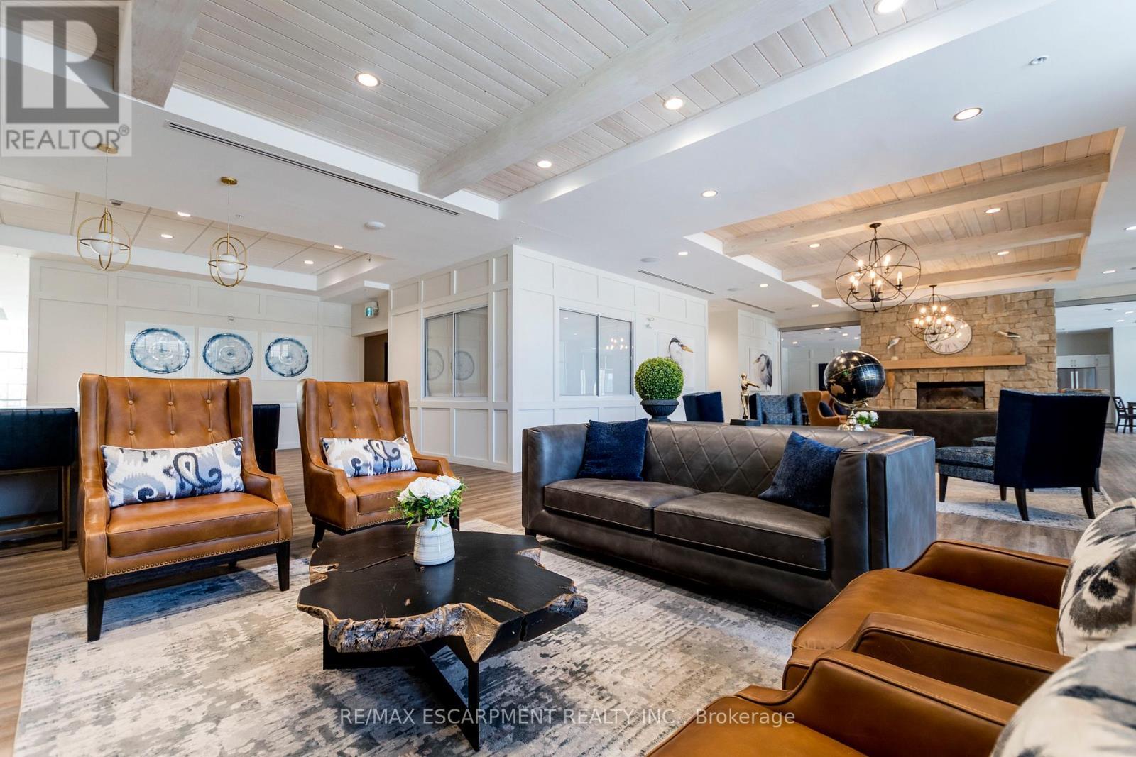 5 Jaczenko Terrace, Hamilton, ON - Indoor Photo Showing Living Room