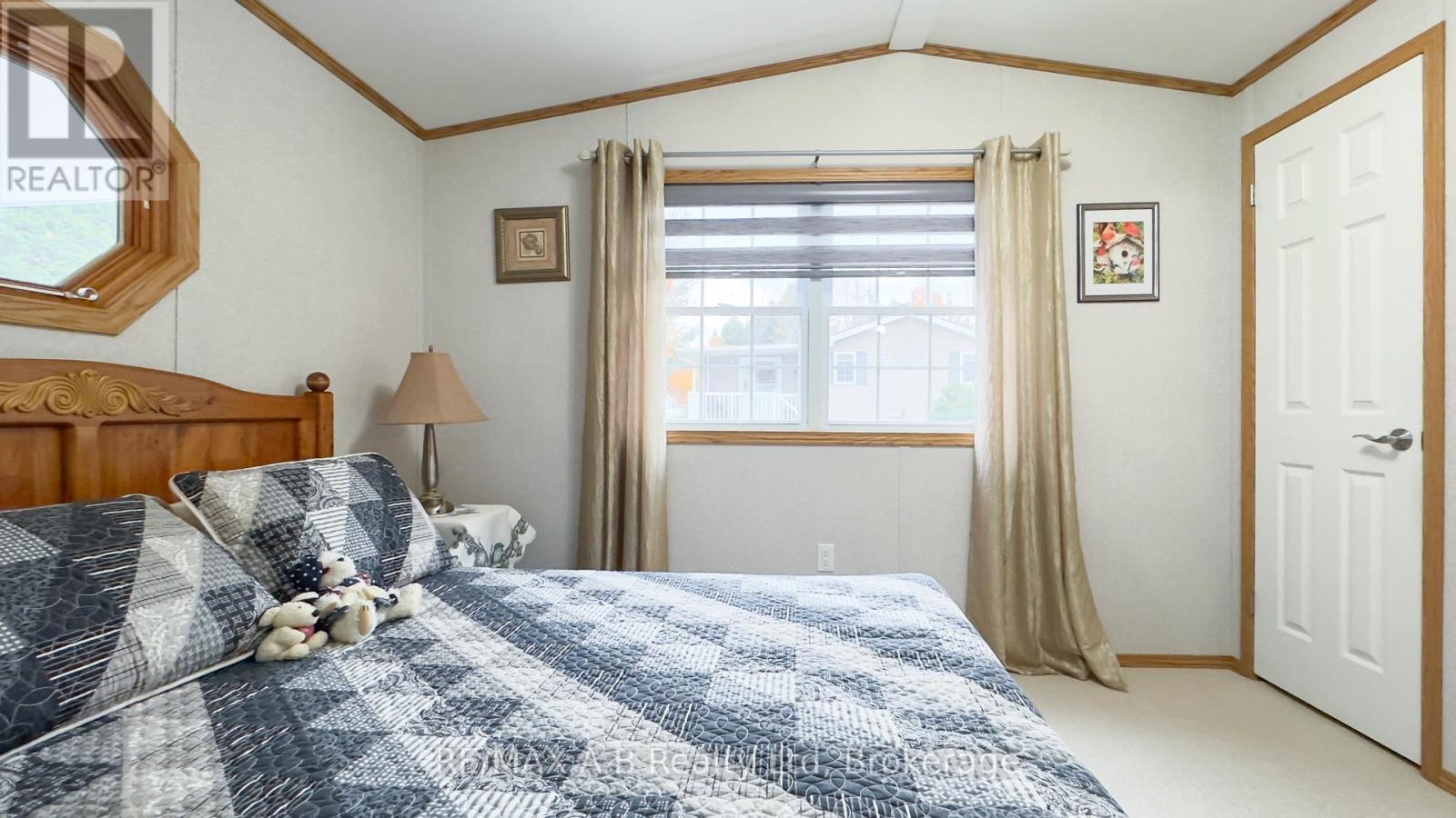 967 - 316489 31St Line, Zorra, ON - Indoor Photo Showing Bedroom
