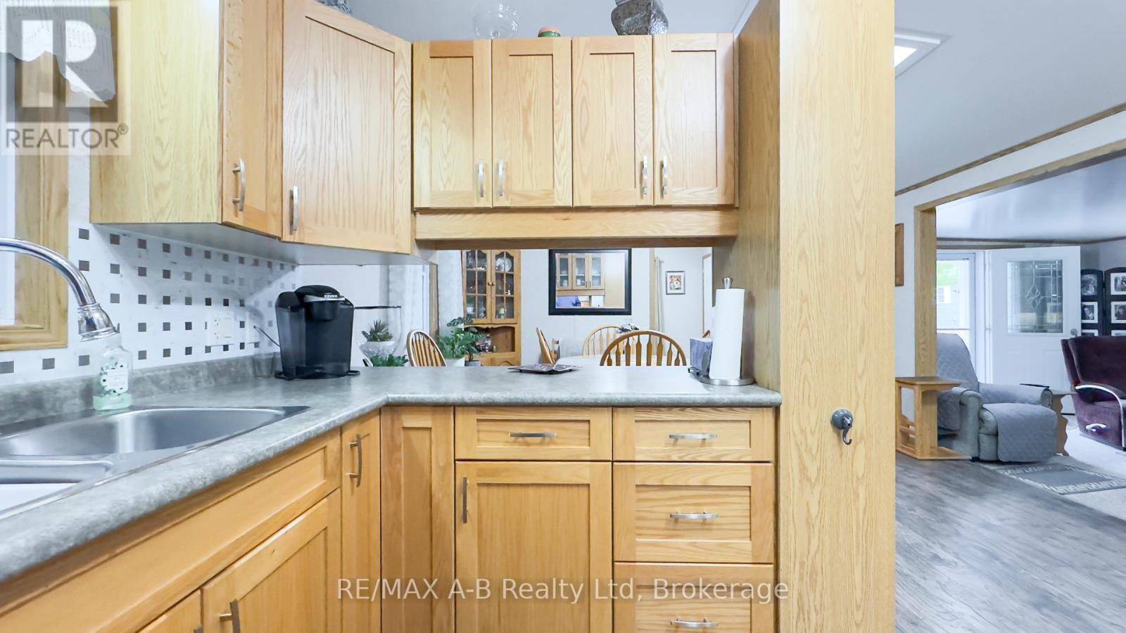 967 - 316489 31St Line, Zorra, ON - Indoor Photo Showing Kitchen