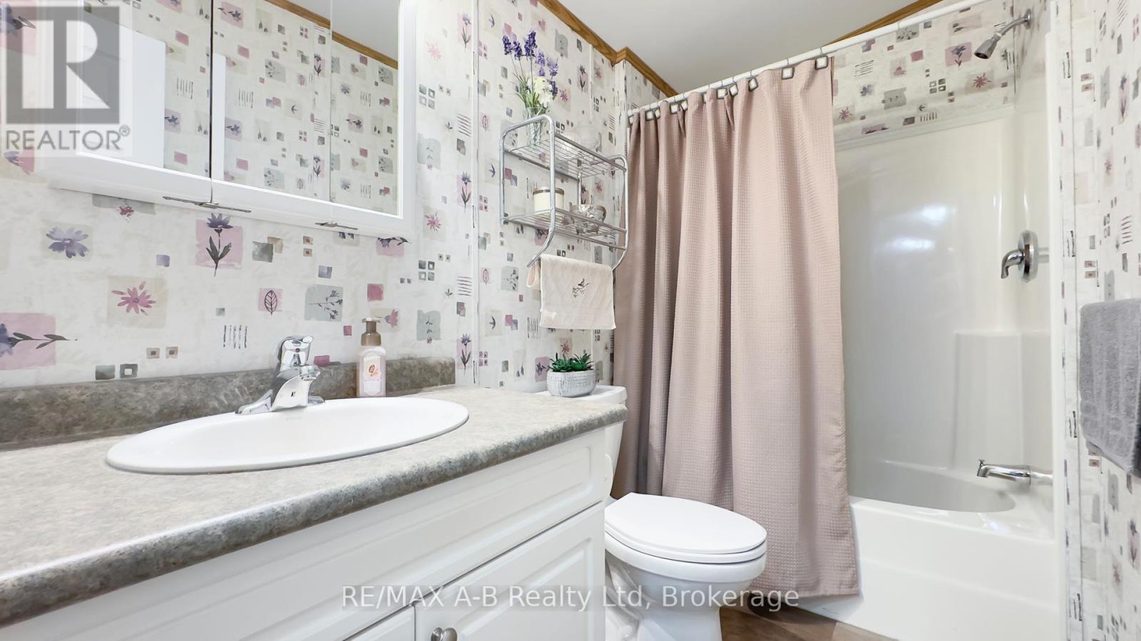 967 - 316489 31St Line, Zorra, ON - Indoor Photo Showing Bathroom