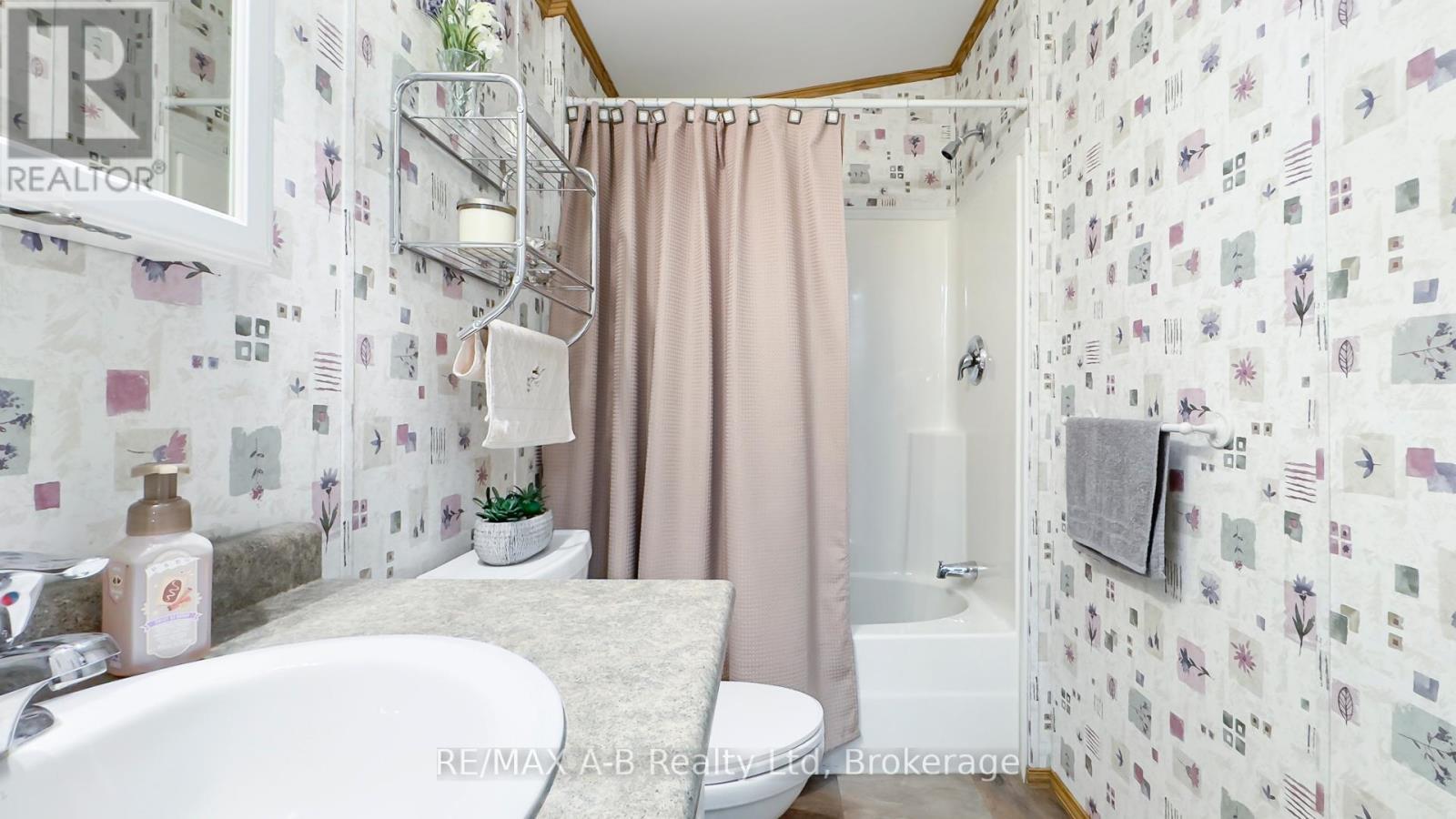 967 - 316489 31St Line, Zorra, ON - Indoor Photo Showing Bathroom