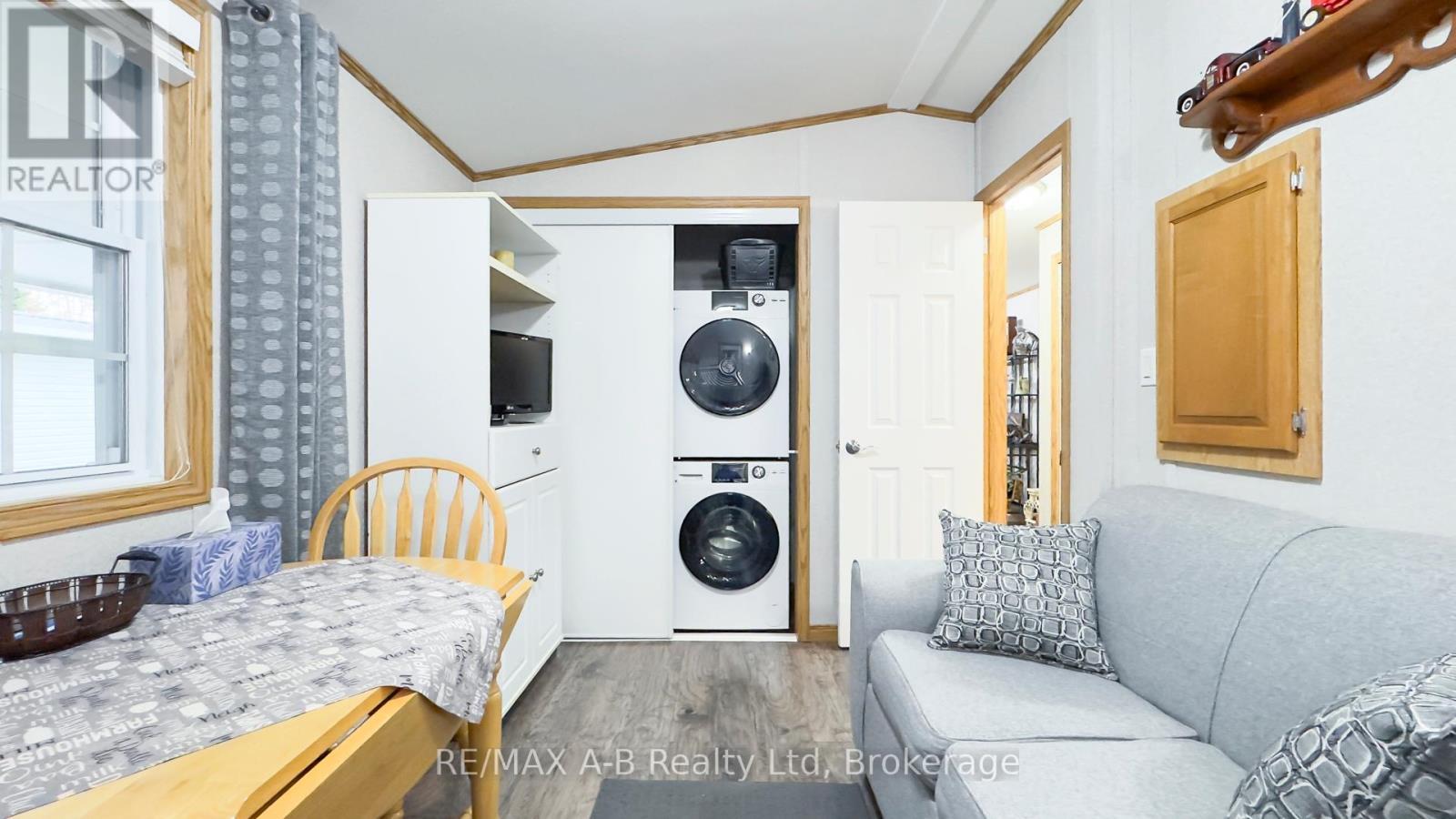 967 - 316489 31St Line, Zorra, ON - Indoor Photo Showing Laundry Room