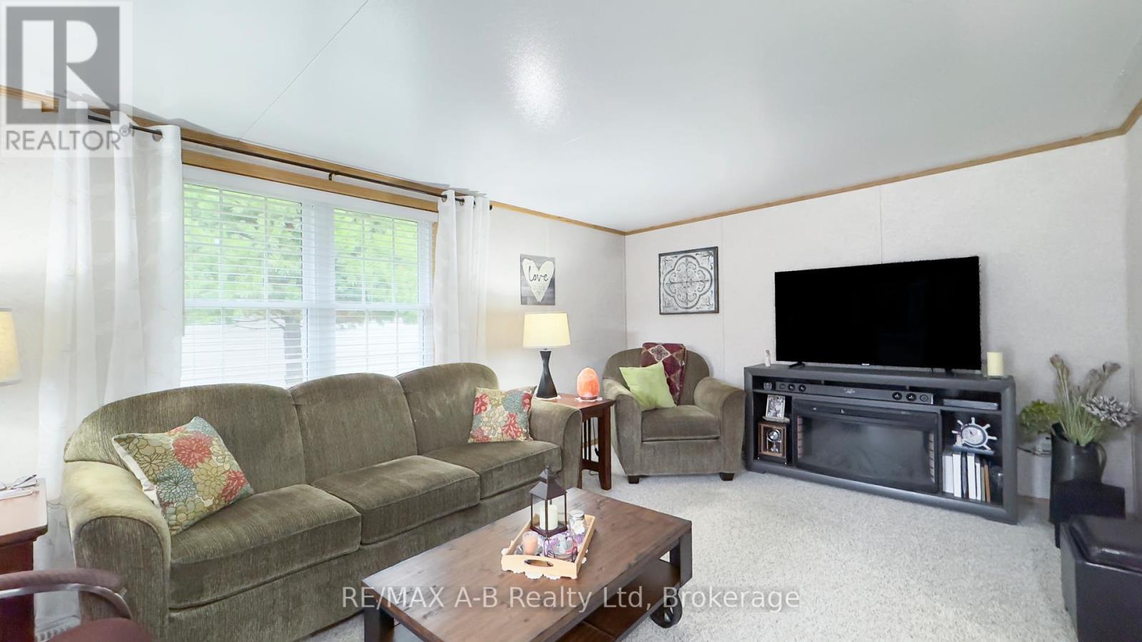 967 - 316489 31St Line, Zorra, ON - Indoor Photo Showing Living Room