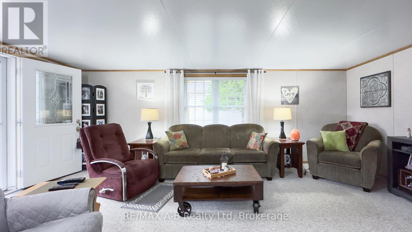 967 - 316489 31St Line, Zorra, ON - Indoor Photo Showing Living Room