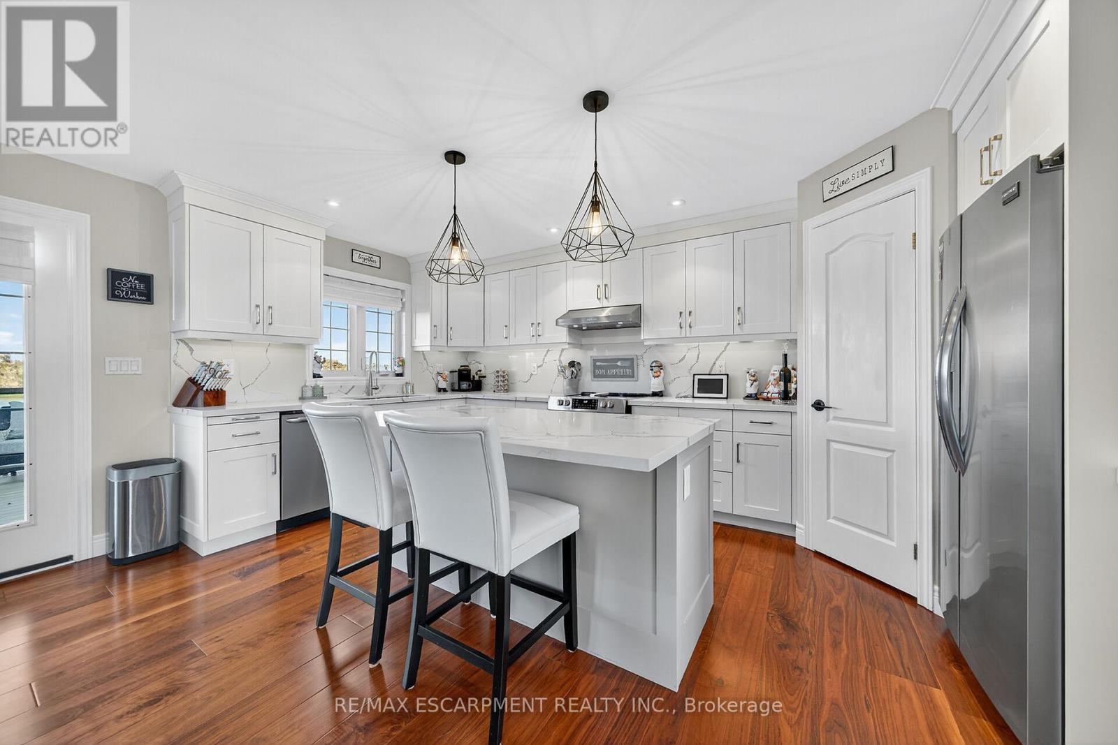 1140 River Road, Haldimand, ON - Indoor Photo Showing Kitchen