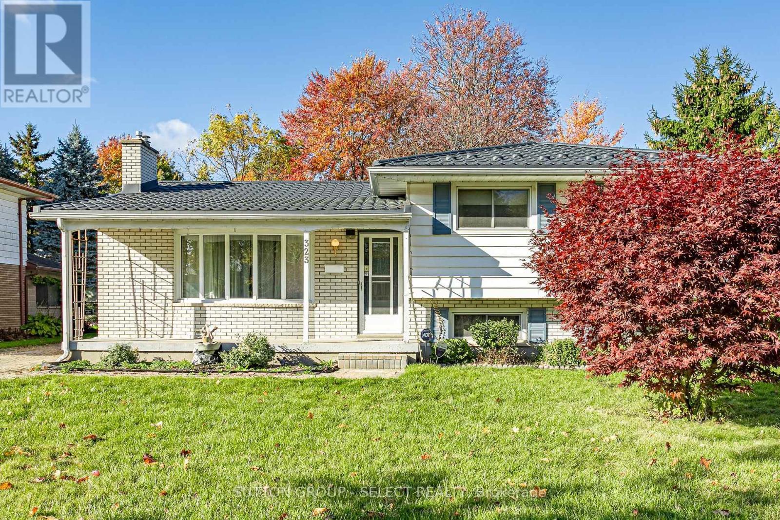 323 Base Line Road W, London South (South D), ON - Outdoor