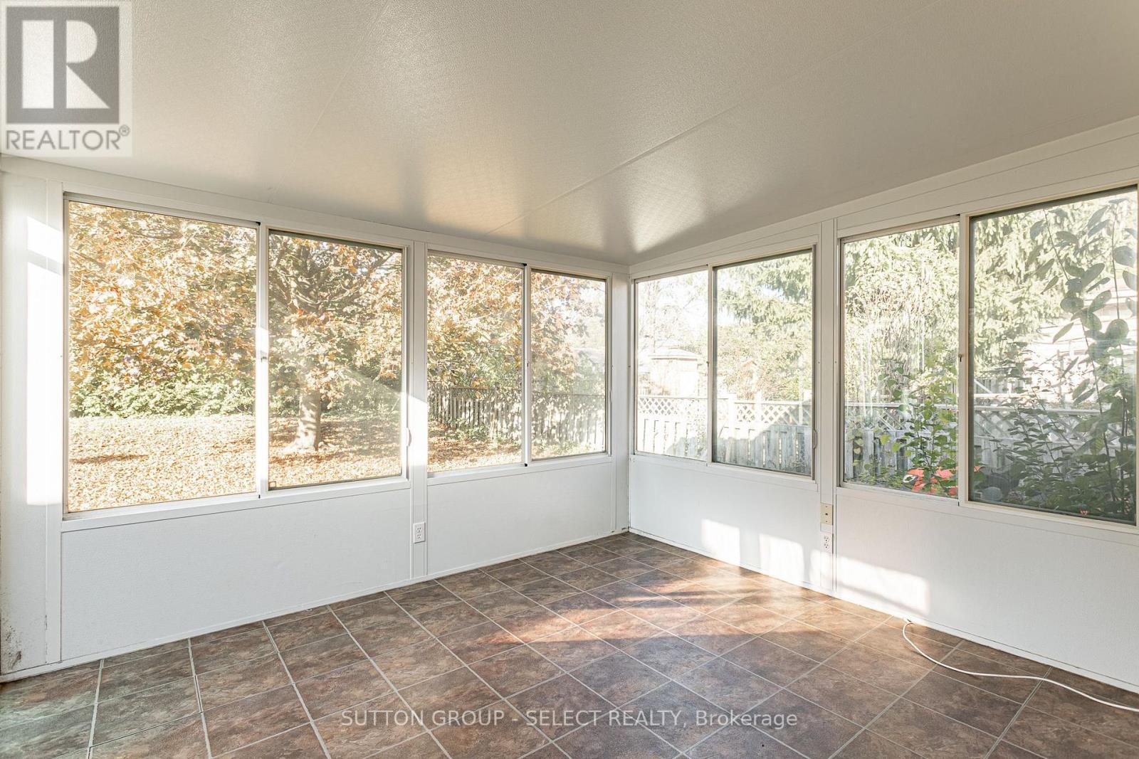 323 Base Line Road W, London South (South D), ON - Indoor Photo Showing Other Room