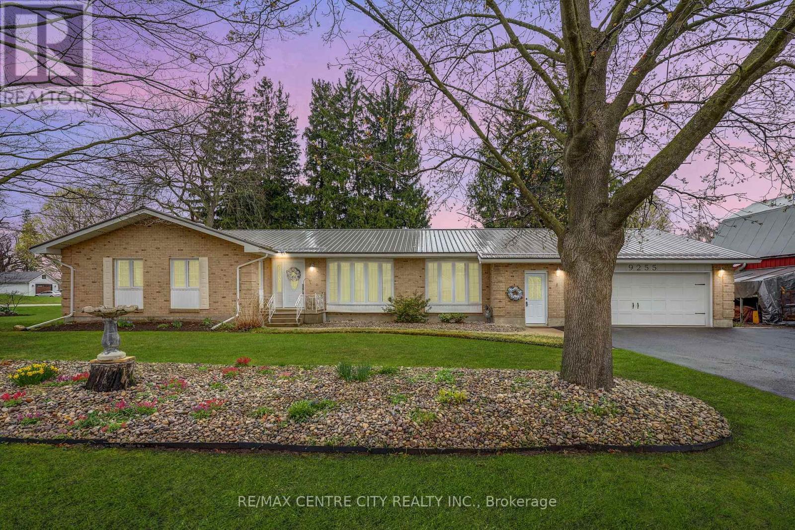 9255 West Street, Bayham (Straffordville), ON - Outdoor With Facade