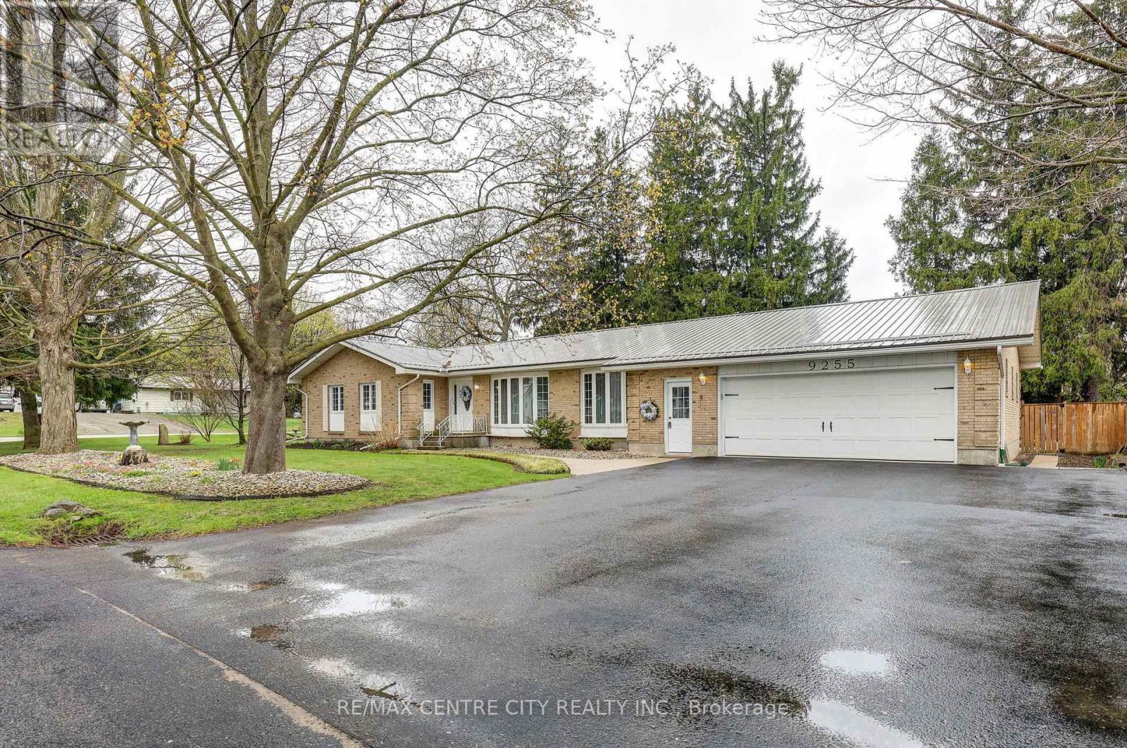 9255 West Street, Bayham (Straffordville), ON - Outdoor With Facade