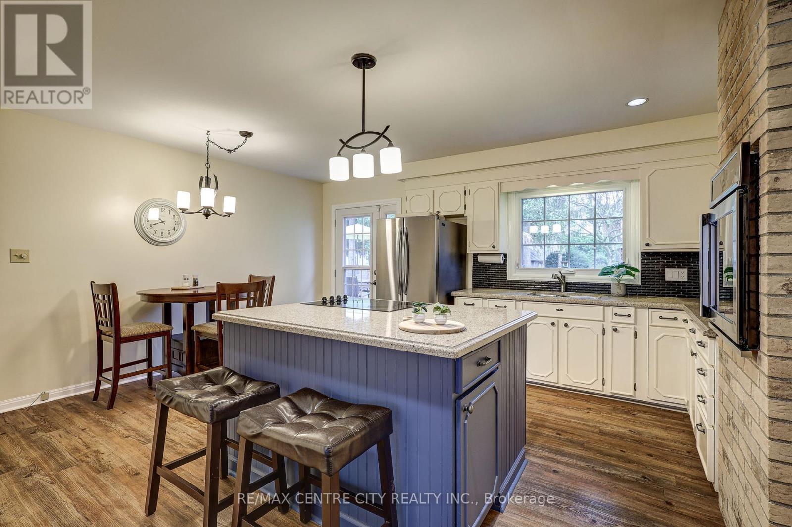9255 West Street, Bayham (Straffordville), ON - Indoor Photo Showing Other Room