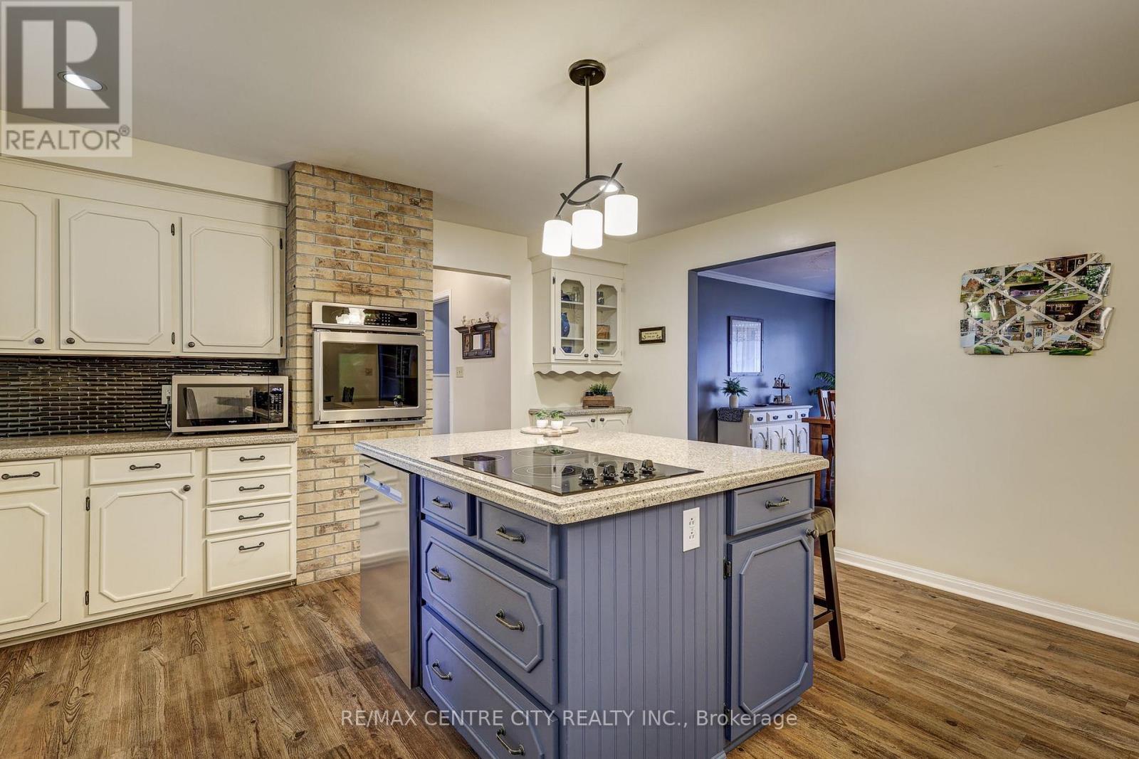 9255 West Street, Bayham (Straffordville), ON - Indoor Photo Showing Kitchen