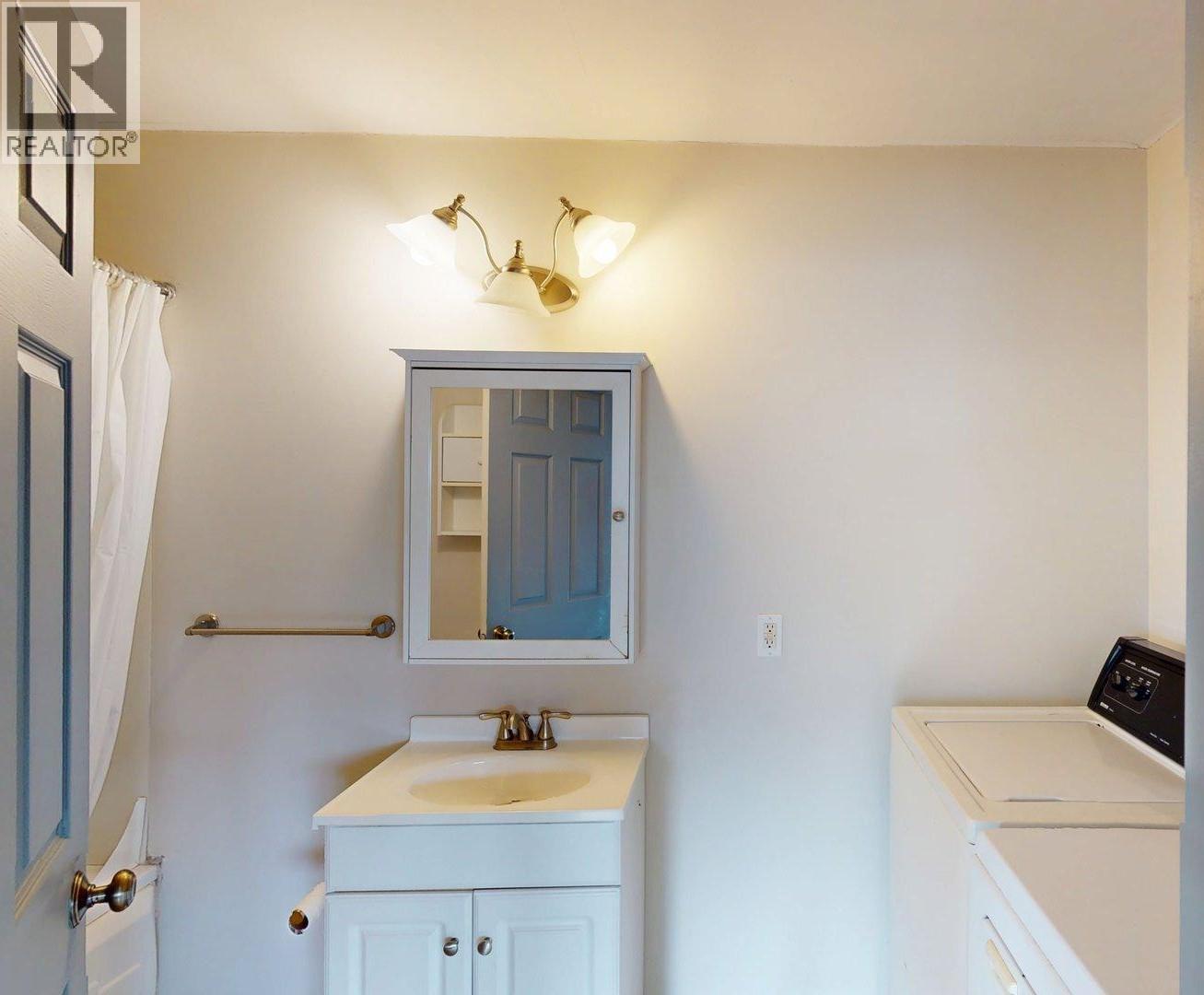 7 Inkaneep Road, Elkford, BC