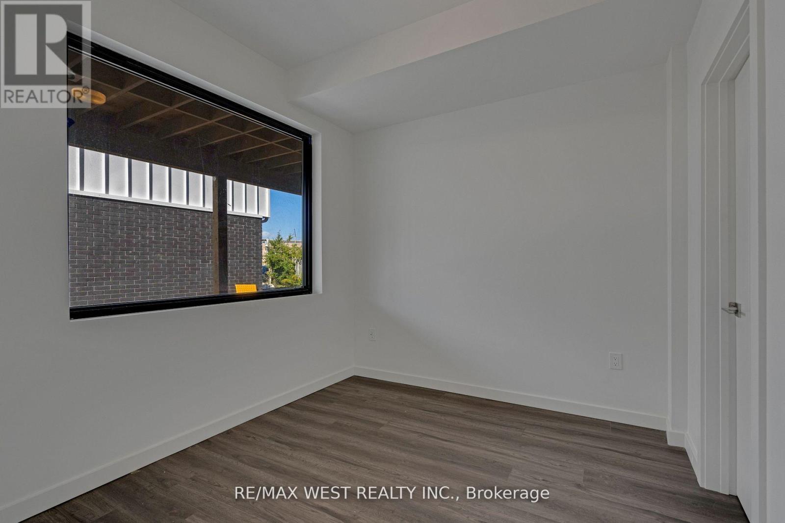 10 Rainwater Lane, Barrie, ON - Indoor Photo Showing Other Room