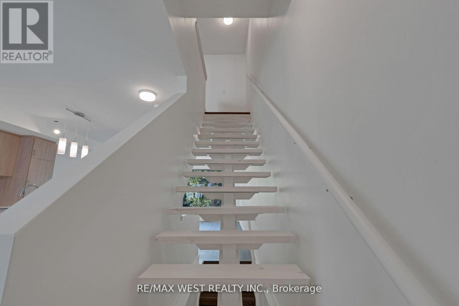 10 Rainwater Lane, Barrie, ON - Indoor Photo Showing Other Room