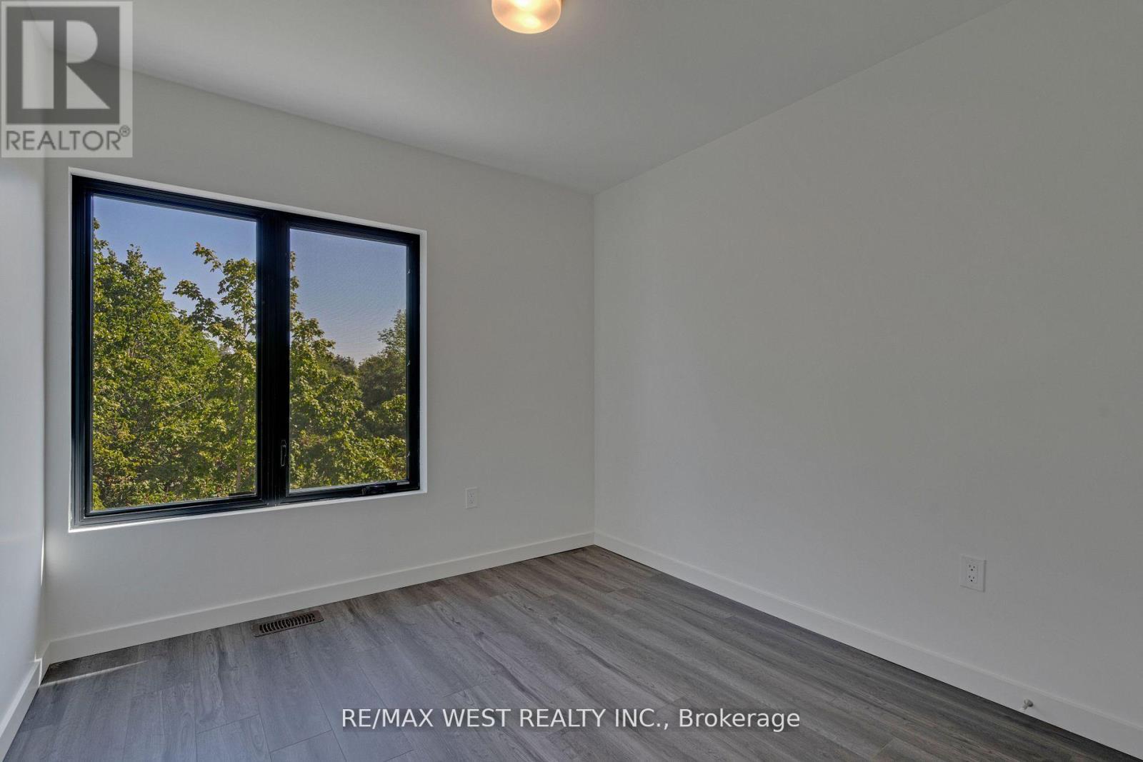 10 Rainwater Lane, Barrie, ON - Indoor Photo Showing Other Room
