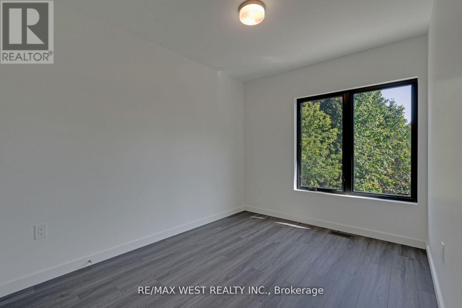 10 Rainwater Lane, Barrie, ON - Indoor Photo Showing Other Room