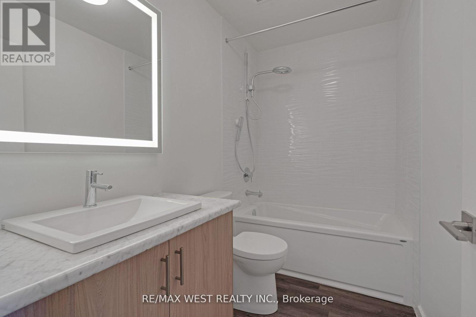 10 Rainwater Lane, Barrie, ON - Indoor Photo Showing Bathroom