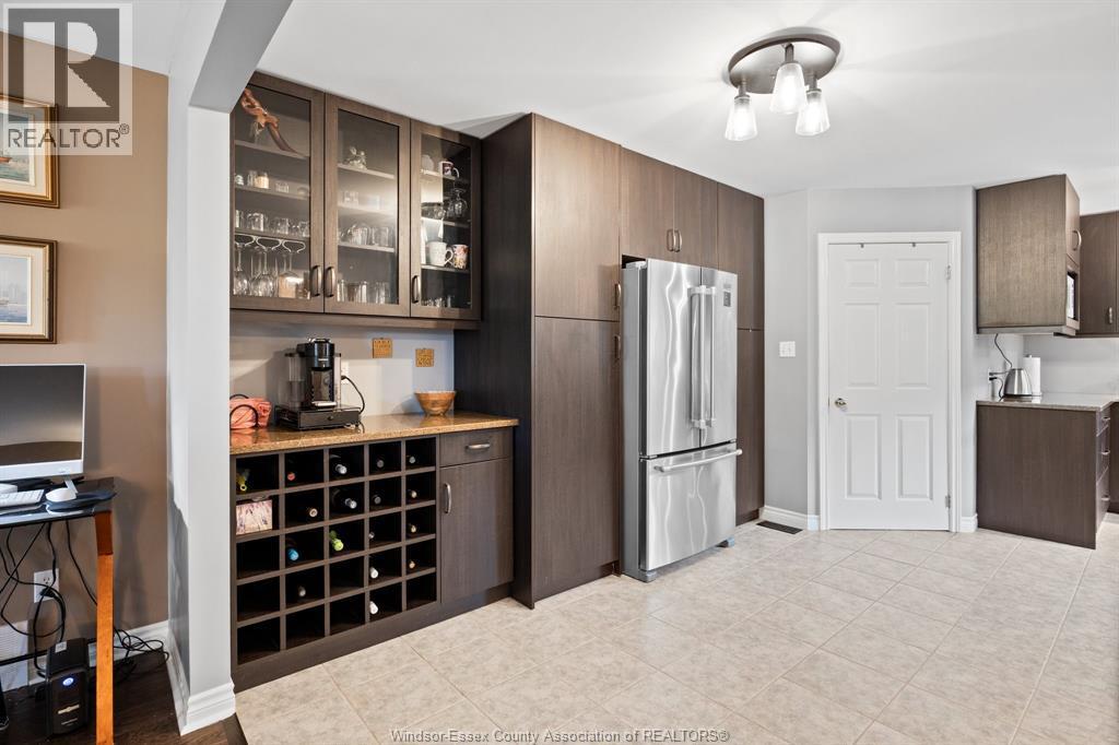 65 Fairway, Amherstburg, ON - Indoor Photo Showing Kitchen