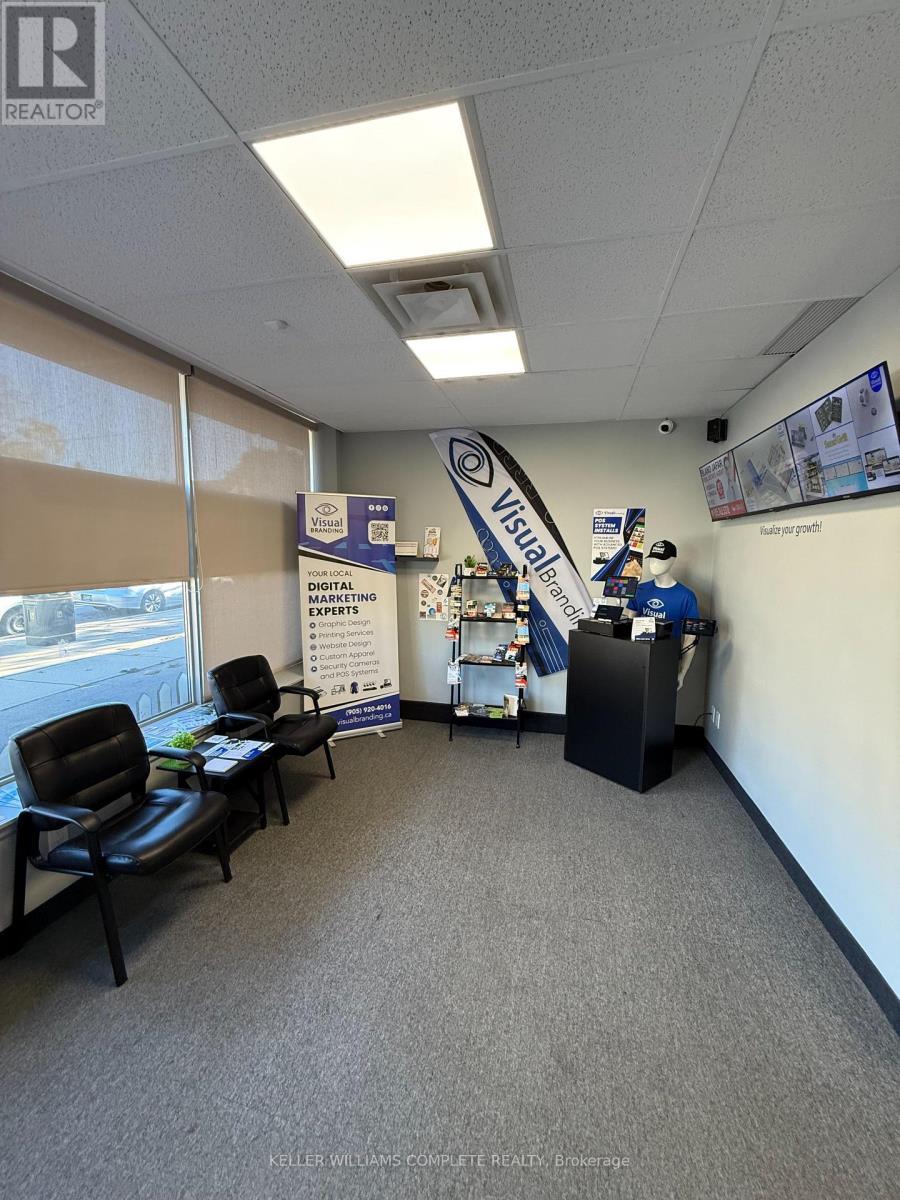 302 Brucedale Avenue, Hamilton, ON