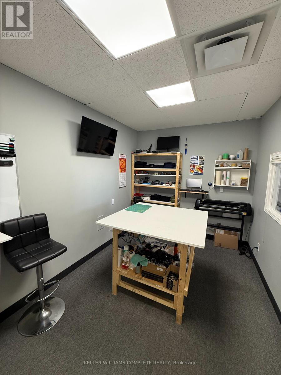 302 Brucedale Avenue, Hamilton, ON