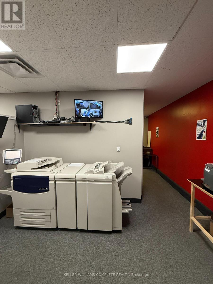 302 Brucedale Avenue, Hamilton, ON