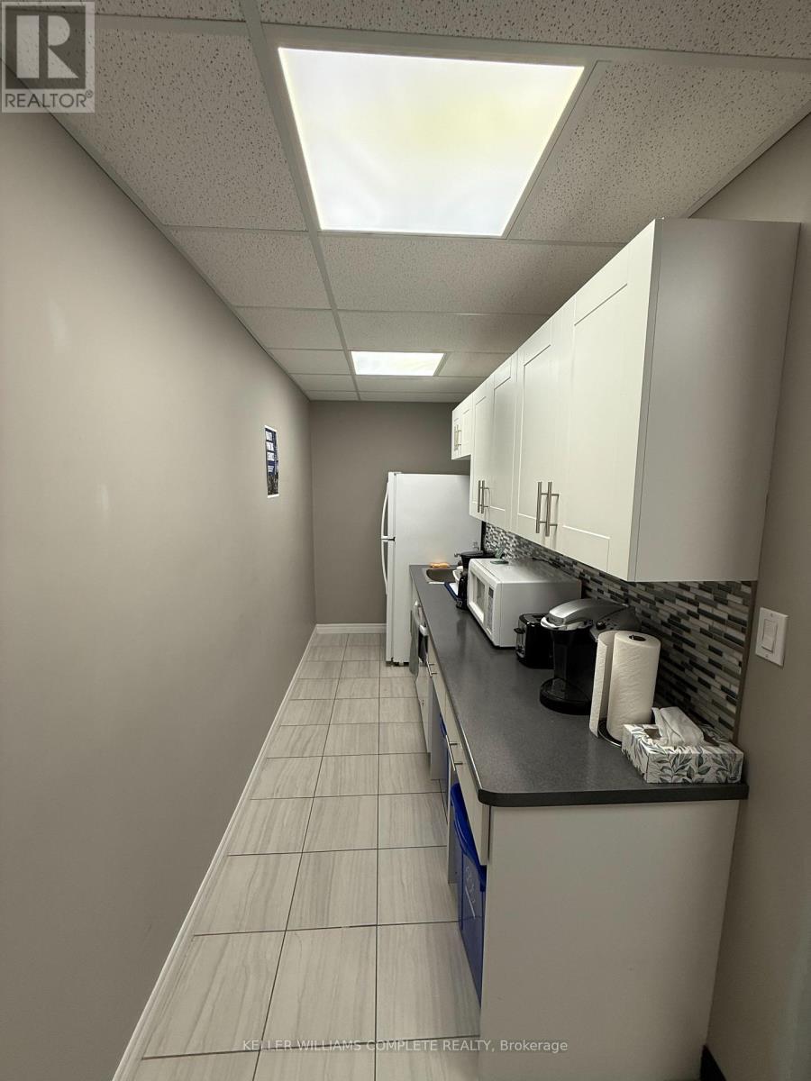 302 Brucedale Avenue, Hamilton, ON