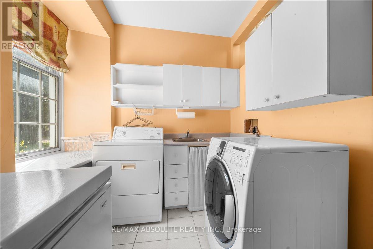 2932 Carp Road, Ottawa, ON - Indoor Photo Showing Laundry Room