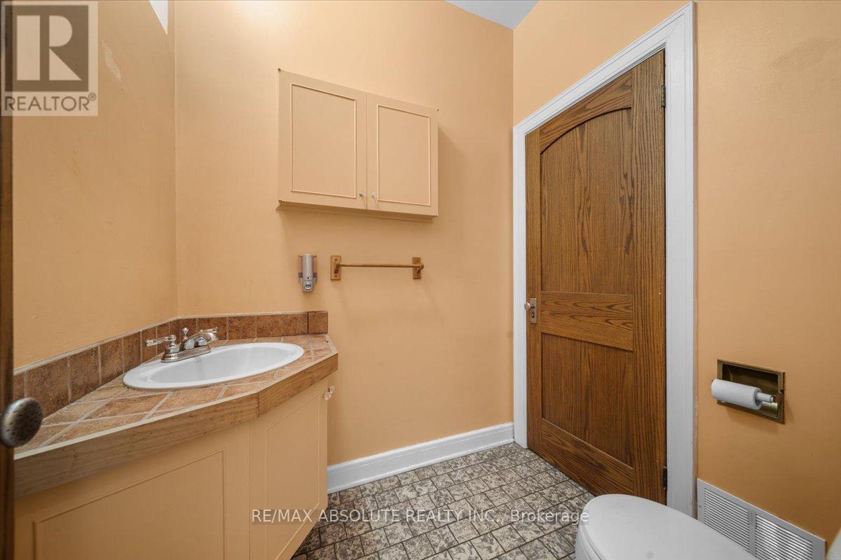 2932 Carp Road, Ottawa, ON - Indoor Photo Showing Bathroom