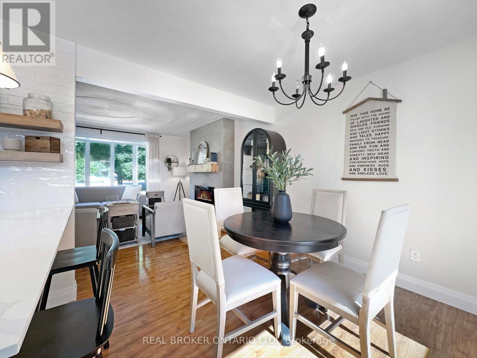 9 Normandy Circle, Norfolk, ON - Indoor Photo Showing Dining Room