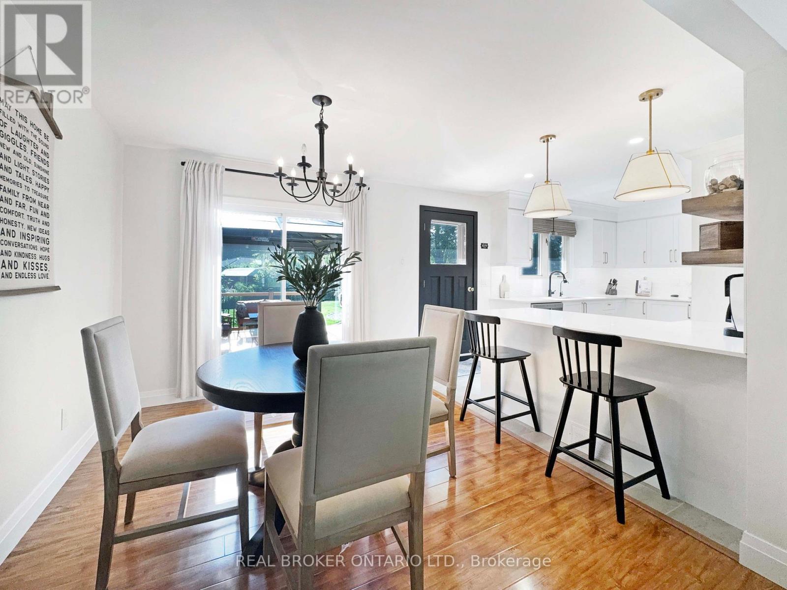 9 Normandy Circle, Norfolk, ON - Indoor Photo Showing Dining Room