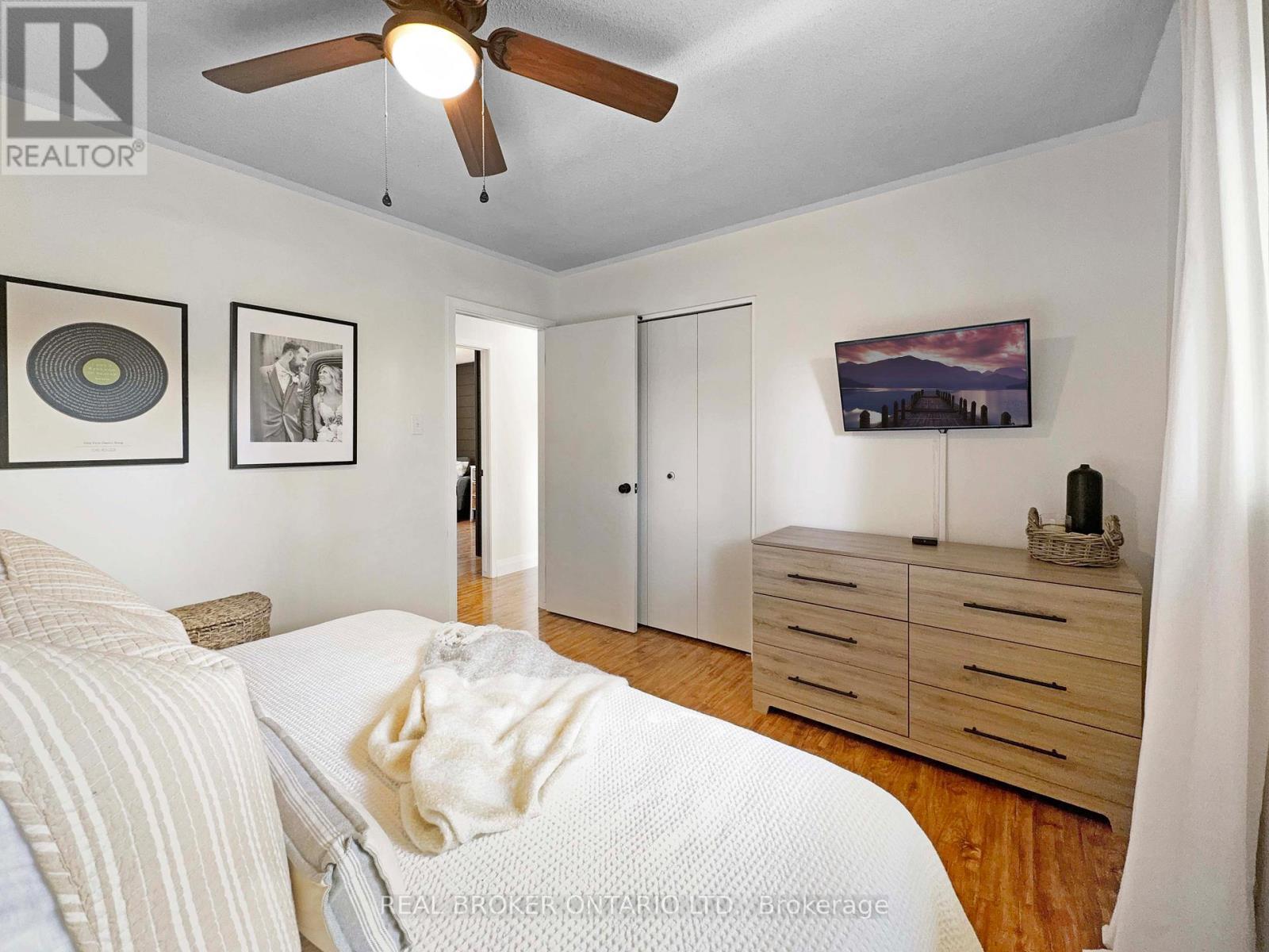 9 Normandy Circle, Norfolk, ON - Indoor Photo Showing Bedroom