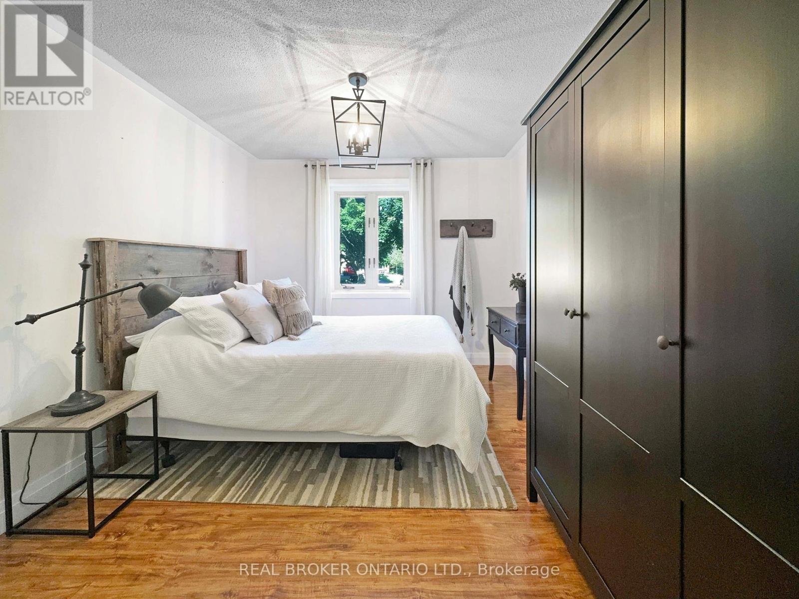 9 Normandy Circle, Norfolk, ON - Indoor Photo Showing Bedroom