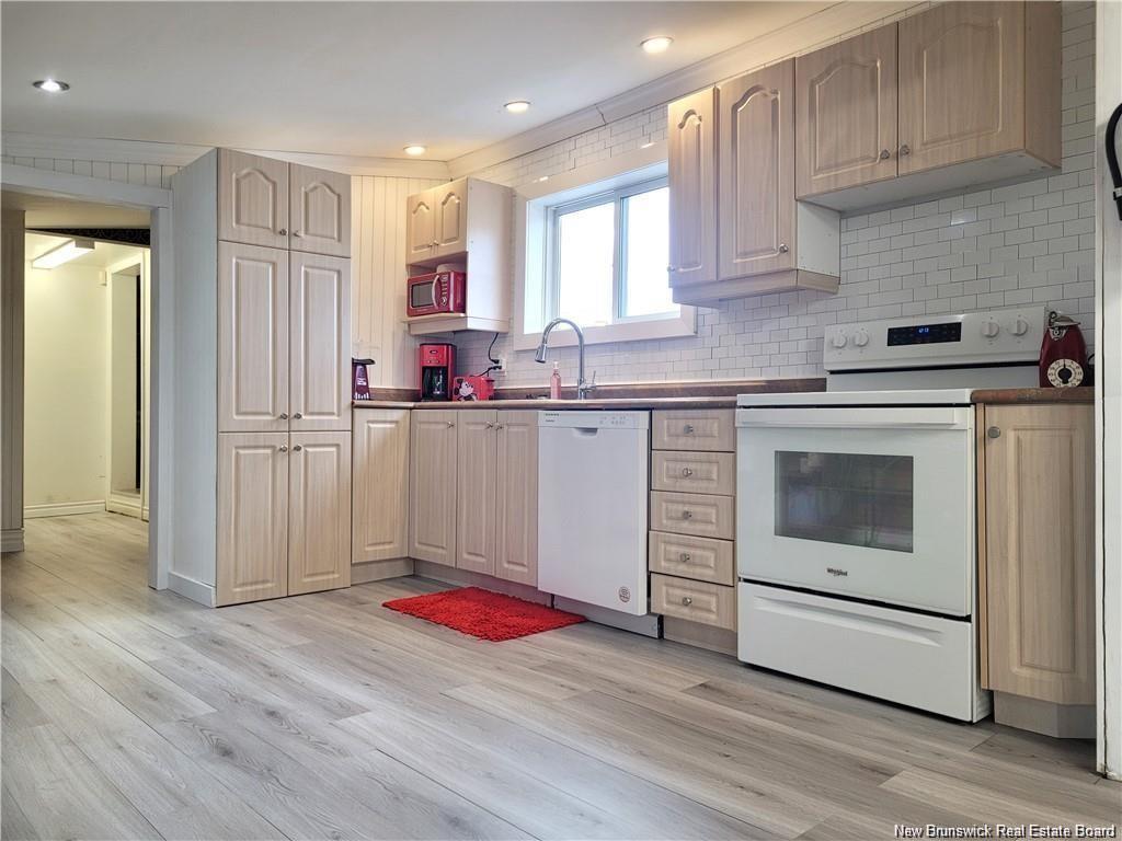 563 Rue Principale, Pointe-Verte, NB